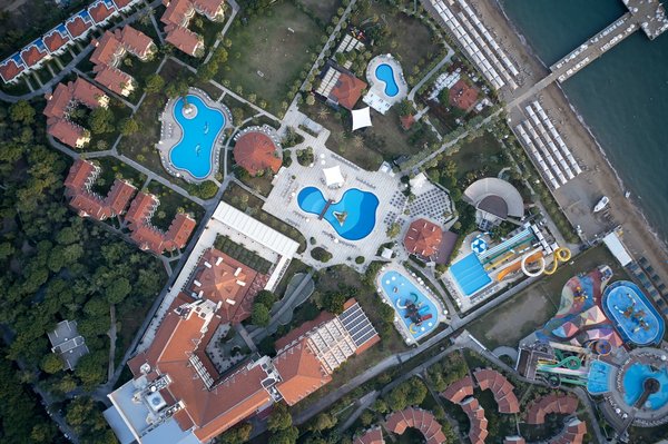 Roquebrune sur Argens : où trouver un camping avec piscine ?