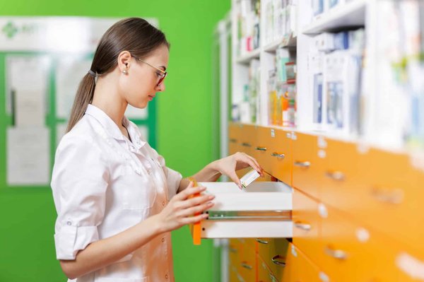 Comment organiser efficacement un casier pharmacie à domicile ?