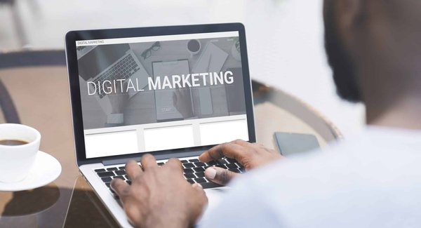 Comment décrocher un emploi dans le domaine du marketing digital?