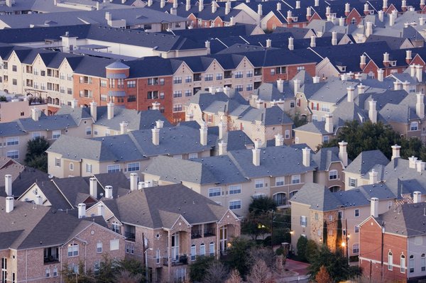 Quels sont les quartiers résidentiels de Bordeaux offrant une vue sur la Garonne ?